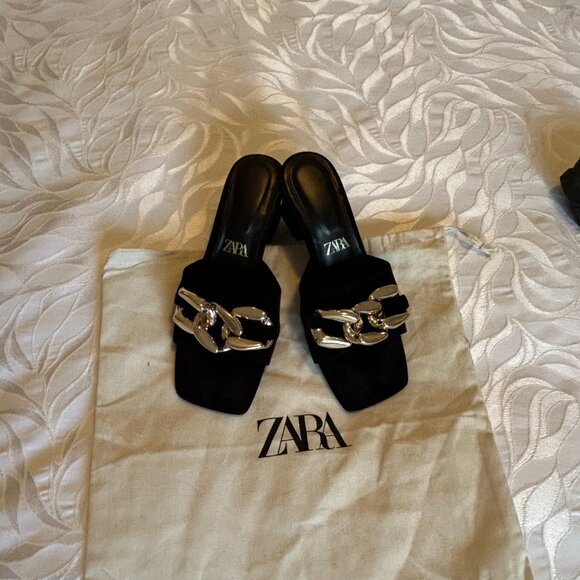 ZARA Black Velvet Chain Heeled Mules | Gold Chunky Chain | Size 37 - Picture 6 of 6